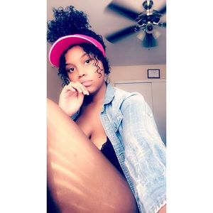 Meet your Posher, Janesha